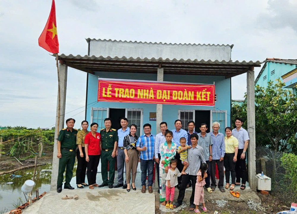 Ảnh với chú thích