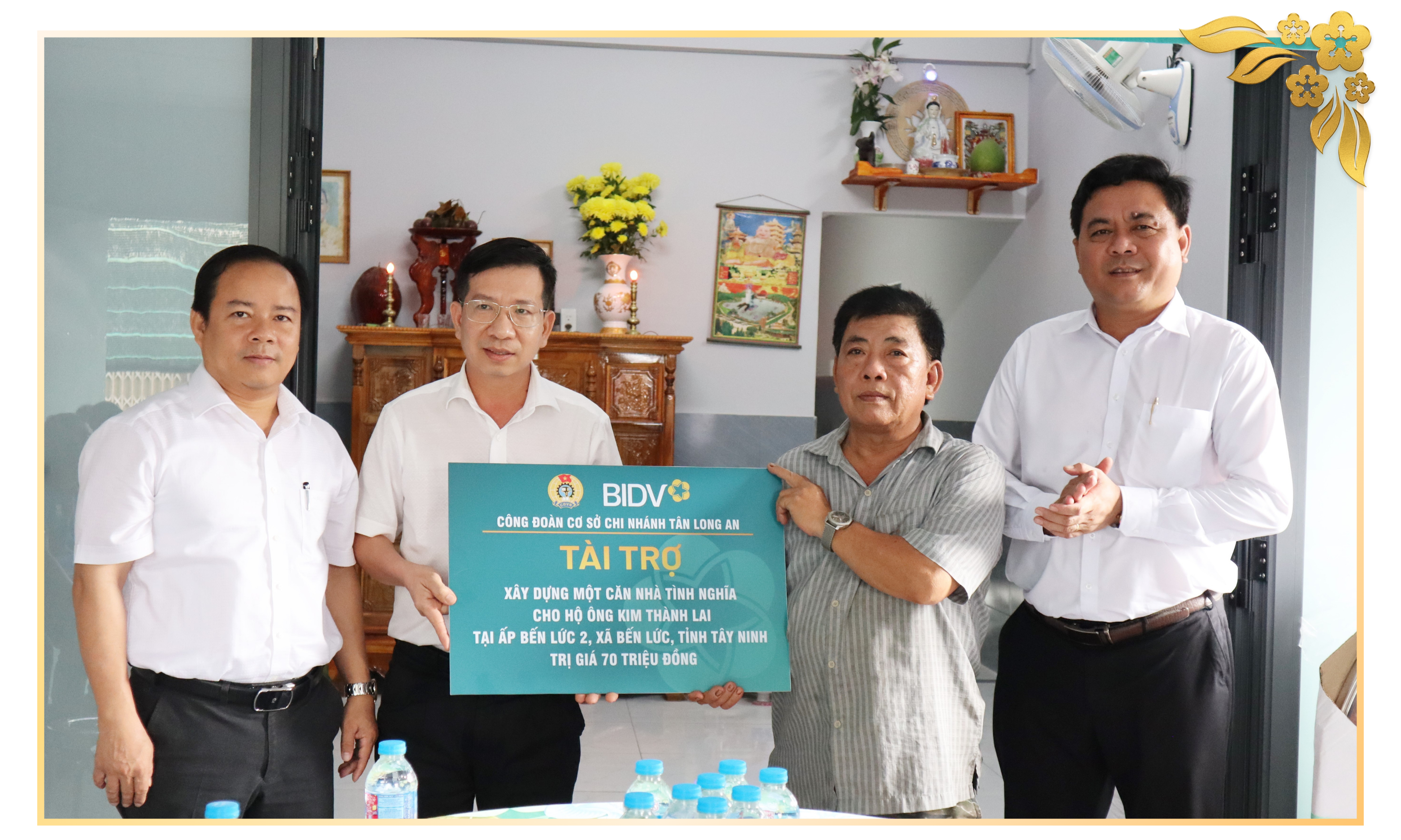 Ảnh với chú thích