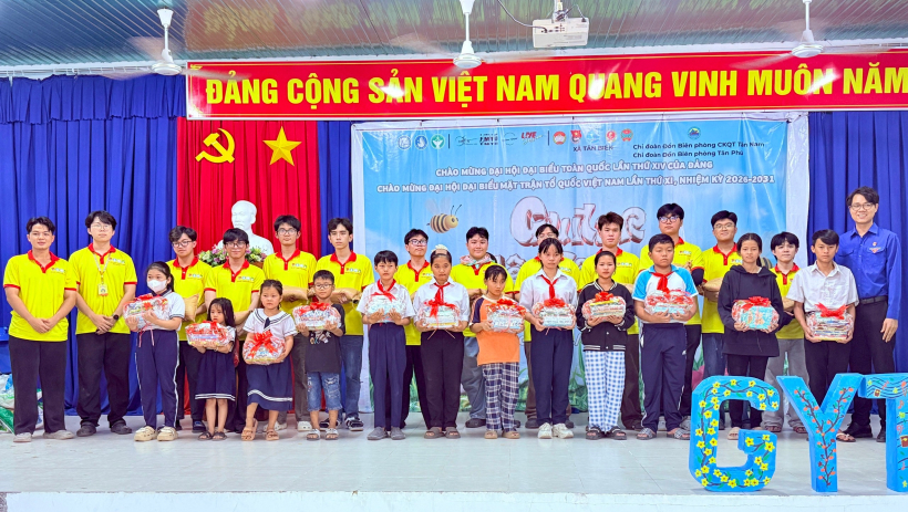 X&atilde; T&acirc;n Bi&ecirc;n s&ocirc;i nổi chương tr&igrave;nh Xu&acirc;n t&igrave;nh nguyện