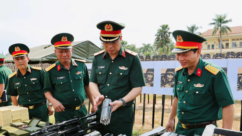 Sư đo&agrave;n 5 chuẩn bị chu đ&aacute;o m&ocirc; h&igrave;nh, học cụ huấn luyện chiến sĩ mới