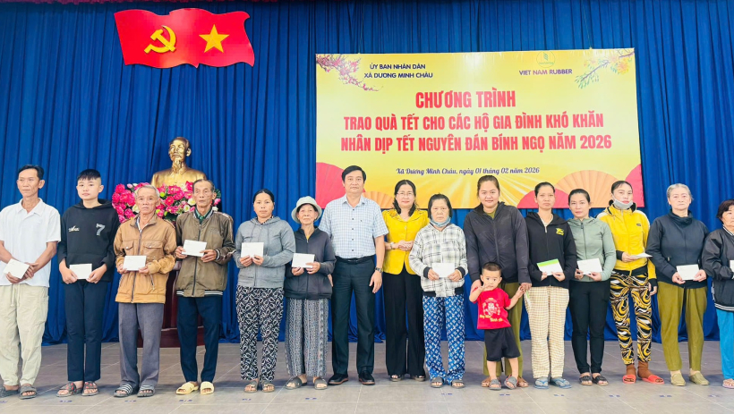 X&atilde; Dương Minh Ch&acirc;u: 250 phần qu&agrave; tết đến với c&aacute;c gia đ&igrave;nh c&oacute; ho&agrave;n cảnh kh&oacute; khăn