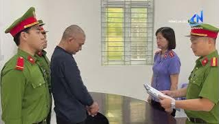 Bắt nh&oacute;m đối tượng lừa đảo &ldquo;chạy&rdquo; suất nh&agrave; ở x&atilde; hội