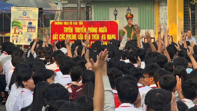 Tuy&ecirc;n truyền kỹ năng tự bảo vệ cho học sinh