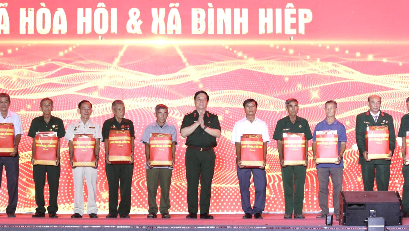 Nghĩa t&igrave;nh hậu phương - Ấm l&ograve;ng bi&ecirc;n giới