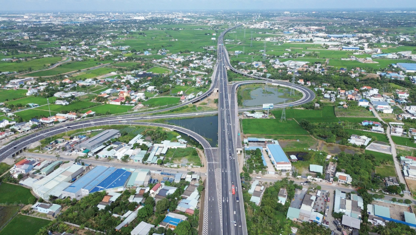 Từ cửa ng&otilde; ph&aacute;t triển năng động đến trung t&acirc;m kết nối chiến lược 