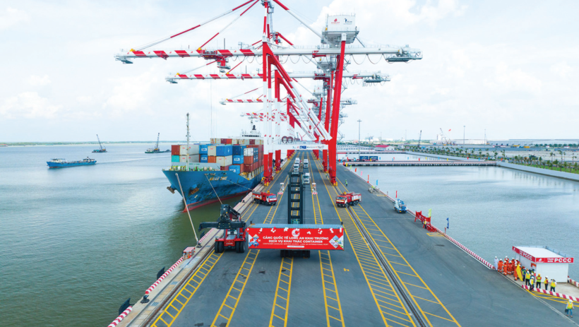 Xuất nhập khẩu - đầu t&agrave;u tăng trưởng trong bức tranh thương mại 