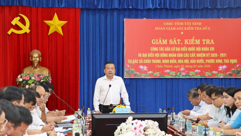 Đo&agrave;n gi&aacute;m s&aacute;t, kiểm tra số 2 Ủy ban Bầu cử tỉnh l&agrave;m việc tại c&aacute;c địa phương