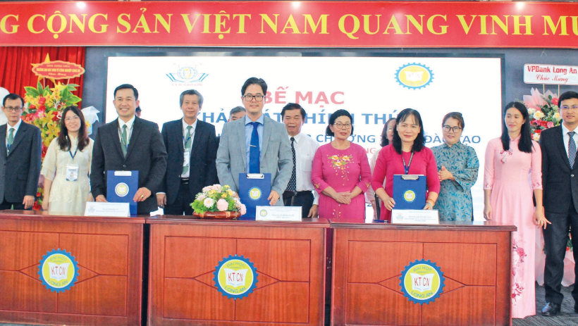 Trường Đại học Kinh tế C&ocirc;ng nghiệp Long An: Sung lực cho m&ugrave;a xu&acirc;n 