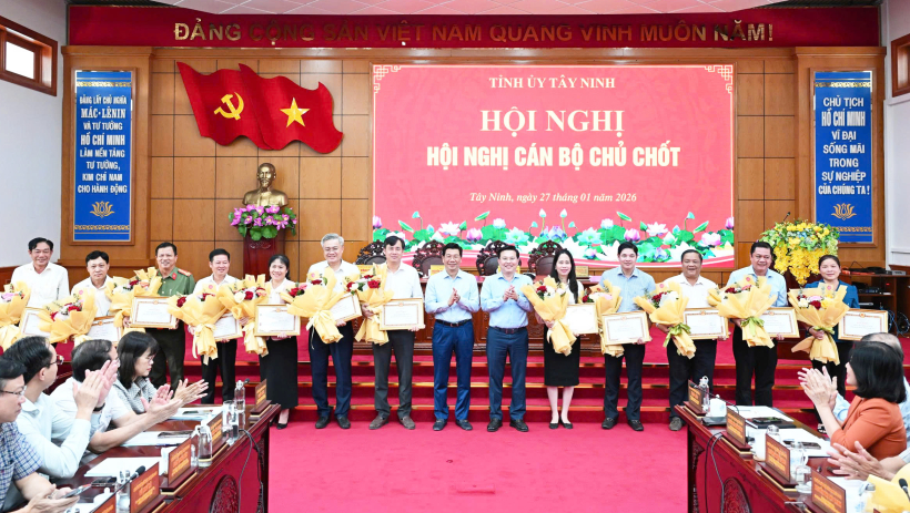 Tự h&agrave;o 96 m&ugrave;a Xu&acirc;n c&oacute; Đảng