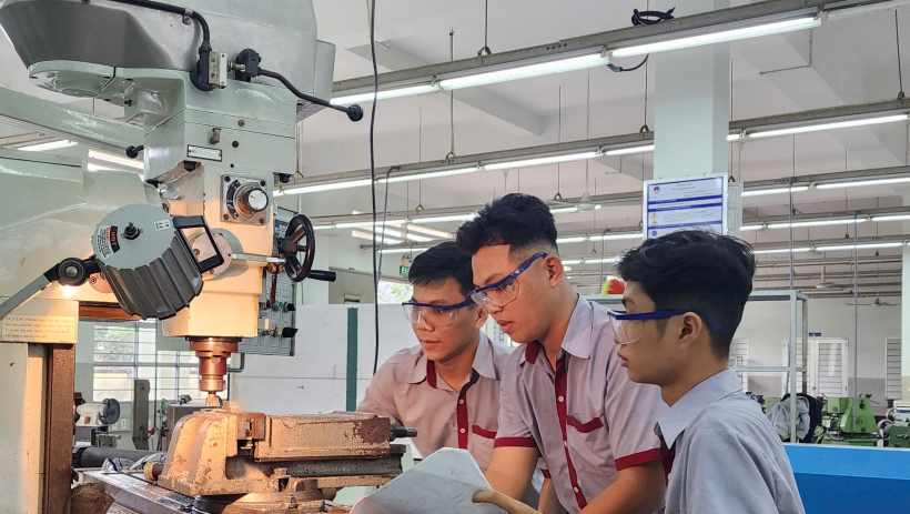 Nguồn nh&acirc;n lực chất lượng cao - 'bệ ph&oacute;ng' cho nền kinh tế 