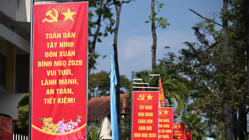 Rực rỡ cờ hoa mừng Đảng quang vinh, mừng Xu&acirc;n B&iacute;nh Ngọ