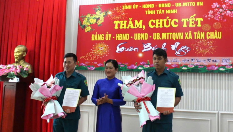 X&atilde; T&acirc;n Ch&acirc;u: C&ocirc;ng bố quyết định về c&ocirc;ng t&aacute;c c&aacute;n bộ