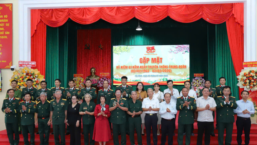 Gặp mặt kỷ niệm 61 năm Ng&agrave;y truyền thống Trung đo&agrave;n 4