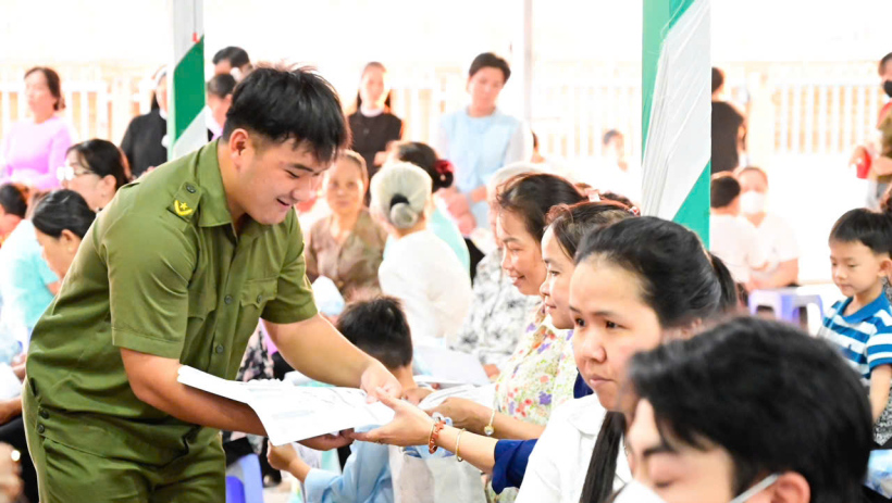 C&ocirc;ng an x&atilde; Lương H&ograve;a tuy&ecirc;n truyền ph&ograve;ng, chống tội phạm cho gần 400 gi&aacute;o d&acirc;n