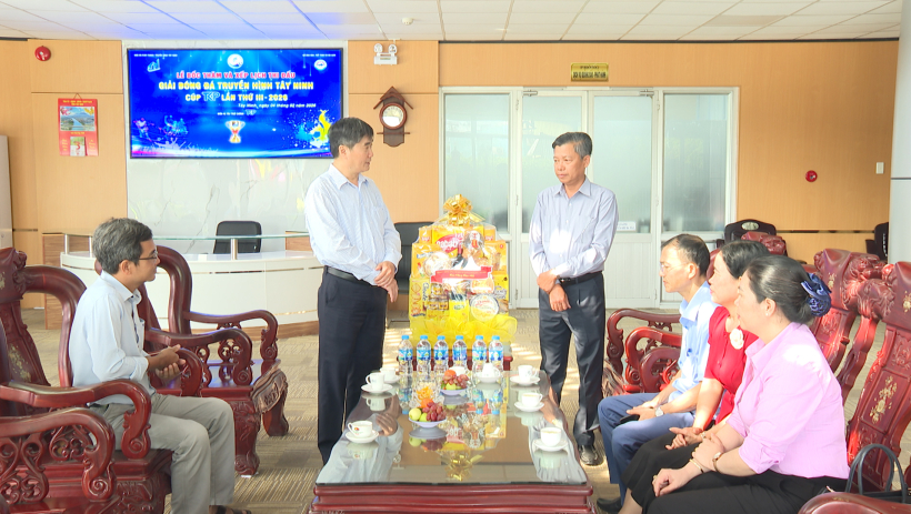 X&atilde; Vĩnh Ch&acirc;u thăm, ch&uacute;c tết B&aacute;o v&agrave; ph&aacute;t thanh, truyền h&igrave;nh T&acirc;y Ninh dịp đầu xu&acirc;n