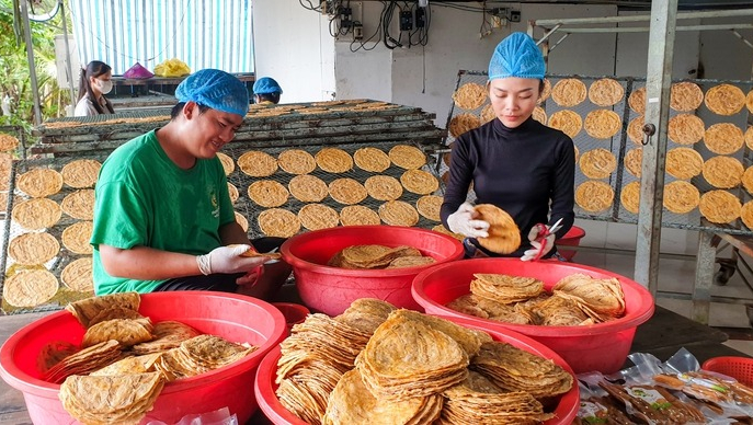 L&agrave;ng nghề 'nh&agrave; qu&ecirc;' truyền thống trăm tuổi ở miền T&acirc;y v&agrave;o m&ugrave;a Tết