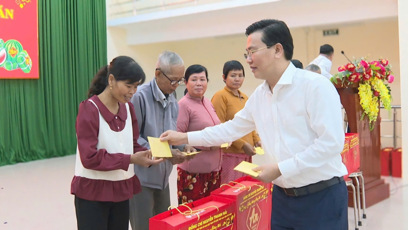 Ph&oacute; B&iacute; thư Tỉnh ủy Nguyễn Thanh Hải thăm, ch&uacute;c tết Đảng ủy, UBND x&atilde; Tầm Vu