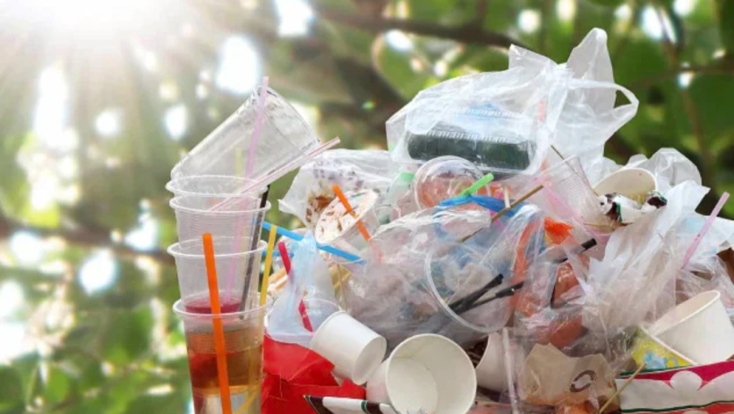 Giảm r&aacute;c thải nhựa từ chỉ đạo đến thay đổi th&oacute;i quen