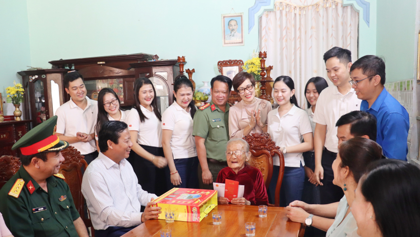 Tết tri &acirc;n - Tết sẻ chia