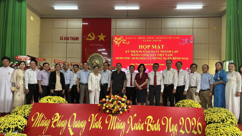 X&atilde; Hậu Thạnh họp mặt mừng Đảng, mừng Xu&acirc;n B&iacute;nh Ngọ 2026