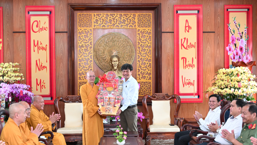 Ban Trị sự Gi&aacute;o hội Phật gi&aacute;o tỉnh thăm, ch&uacute;c tết Tỉnh ủy