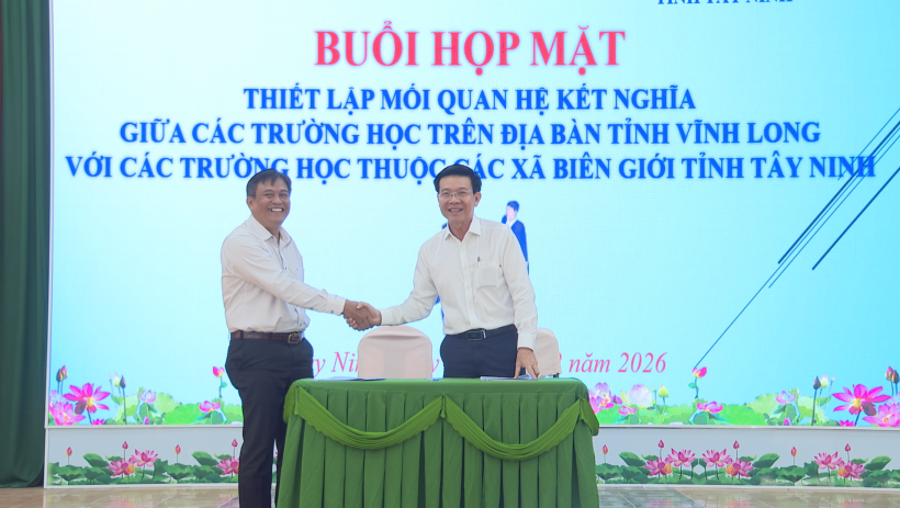 Ng&agrave;nh Gi&aacute;o dục tỉnh T&acirc;y Ninh v&agrave; Vĩnh Long tăng cường hợp t&aacute;c gi&aacute;o dục v&ugrave;ng bi&ecirc;n giới