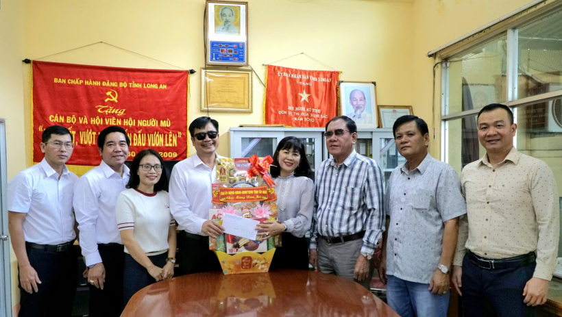 Ph&oacute; Chủ tịch Thường trực HĐND tỉnh T&acirc;y Ninh thăm, ch&uacute;c tết Hội Người m&ugrave; tỉnh