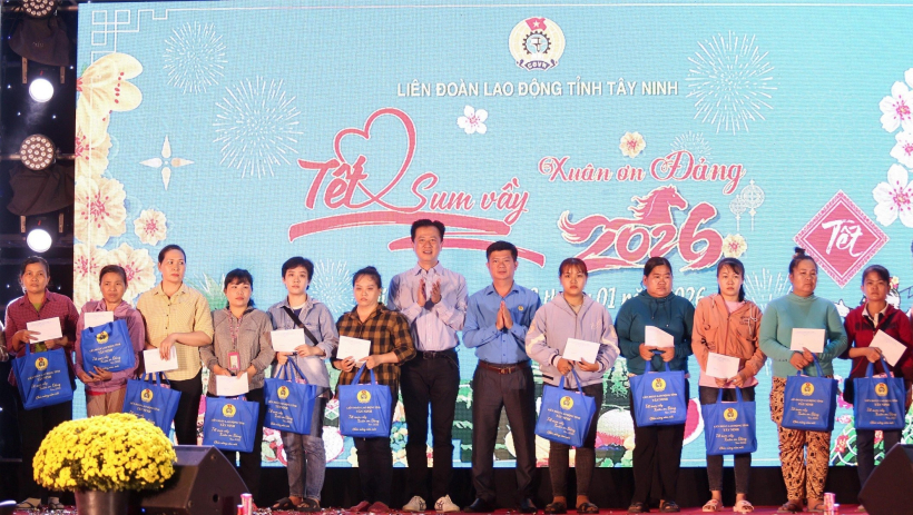 Xu&acirc;n ấm t&igrave;nh C&ocirc;ng đo&agrave;n