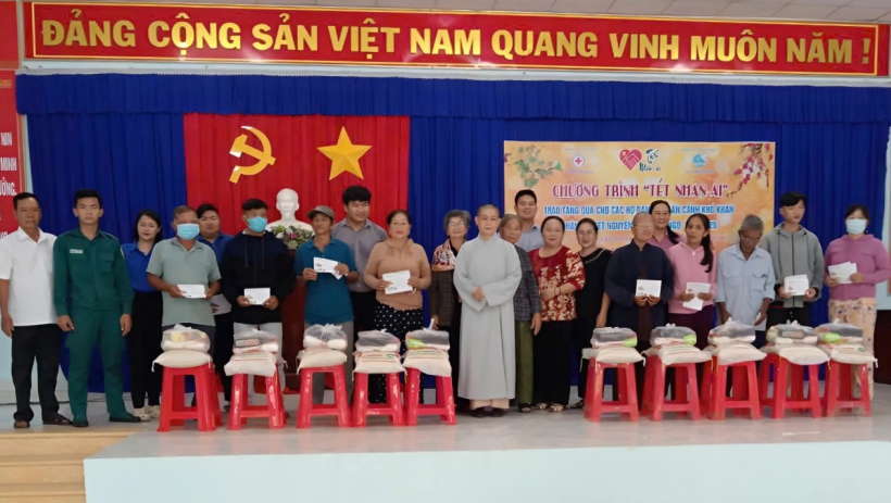 X&atilde; Hiệp H&ograve;a tổ chức chương tr&igrave;nh 'Tết nh&acirc;n &aacute;i'