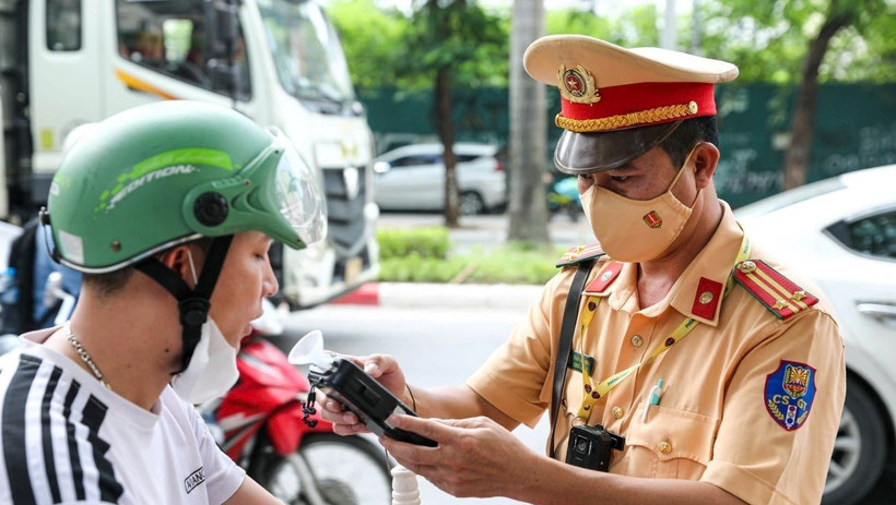 Mỗi ng&agrave;y c&oacute; từ 2.700-5.000 trường hợp vi phạm về nồng độ cồn