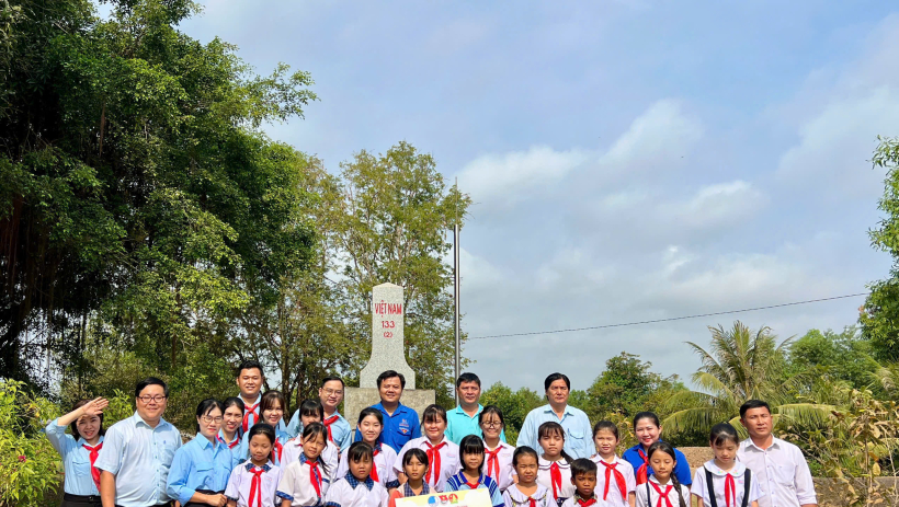 Xu&acirc;n t&igrave;nh nguyện &ldquo;V&igrave; nghĩa t&igrave;nh bi&ecirc;n giới&rdquo; tại x&atilde; Phước Vinh