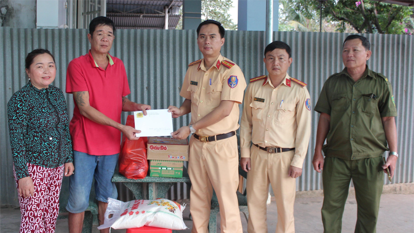 Chia sẻ nỗi đau tai nạn giao th&ocirc;ng, lan tỏa th&ocirc;ng điệp an to&agrave;n