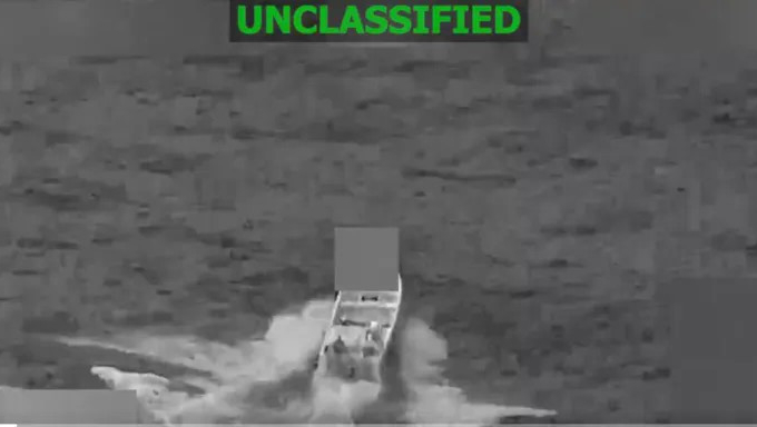 Mỹ kh&ocirc;ng k&iacute;ch t&agrave;u nghi bu&ocirc;n ma t&uacute;y ở Th&aacute;i B&igrave;nh Dương, 2 người thiệt mạng