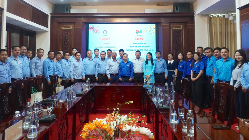 Tỉnh Đo&agrave;n T&acirc;y Ninh đ&oacute;n đo&agrave;n đại biểu tỉnh Svay Rieng (Campuchia) ch&uacute;c Tết cổ truyền Việt Nam