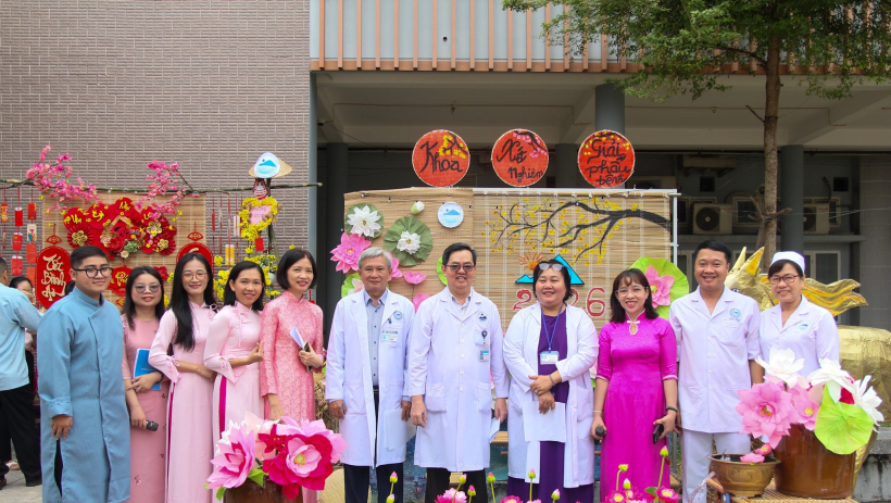 G&oacute;c xu&acirc;n trong bệnh viện - nơi sẻ chia v&agrave; tiếp th&ecirc;m niềm tin