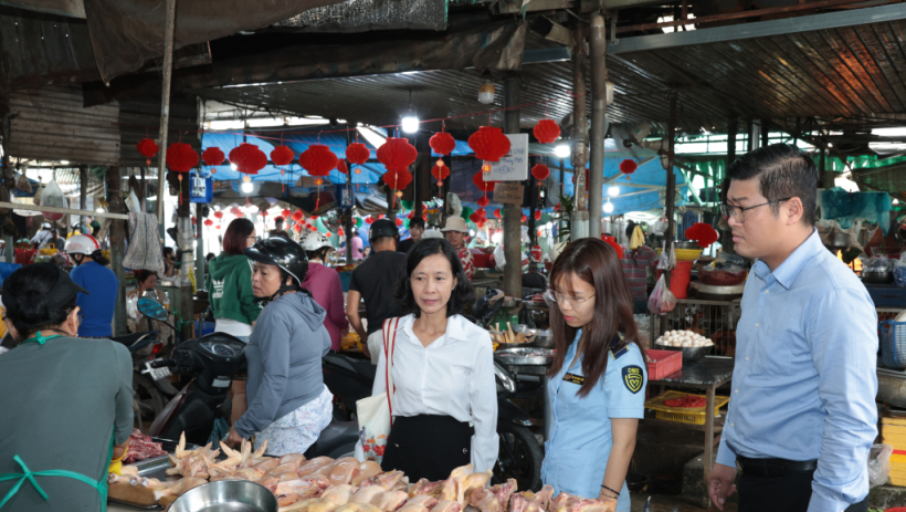 Đảm bảo cung ứng h&agrave;ng h&oacute;a tết