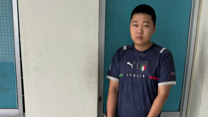 Bắt quả tang đối tượng mua, b&aacute;n ph&aacute;o nổ nhập lậu