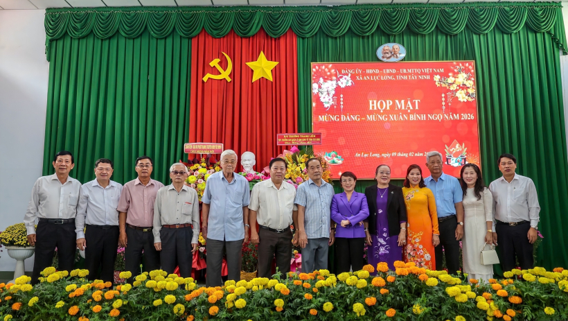 X&atilde; An Lục Long: Họp mặt mừng Đảng - mừng Xu&acirc;n B&iacute;nh Ngọ năm 2026