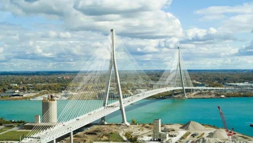 &Ocirc;ng Trump dọa cấm kh&aacute;nh th&agrave;nh cầu nối Mỹ với Canada