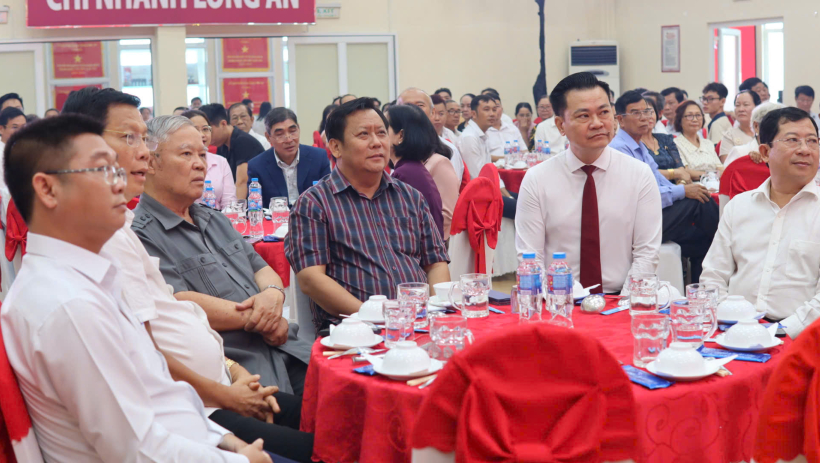 Agribank Chi nh&aacute;nh Long An: Họp mặt mừng Đảng, mừng xu&acirc;n v&agrave; tri &acirc;n kh&aacute;ch h&agrave;ng năm 2026