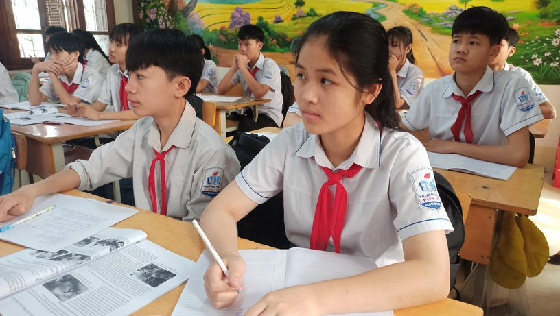 Bộ GD-ĐT y&ecirc;u cầu bắt buộc dạy thực nghiệm t&agrave;i liệu gi&aacute;o dục địa phương