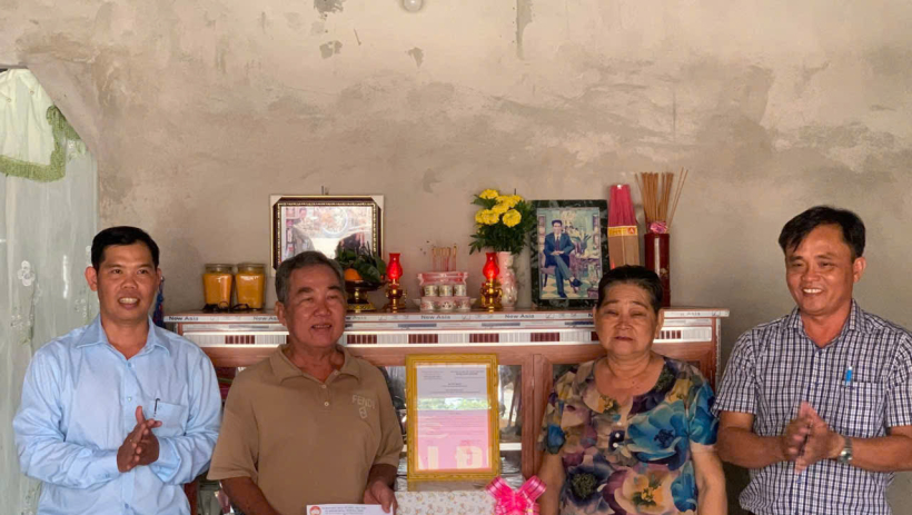 X&atilde; Kh&aacute;nh Hưng trao 28 căn nh&agrave; Đại đo&agrave;n kết cho hộ kh&oacute; khăn về nh&agrave; ở