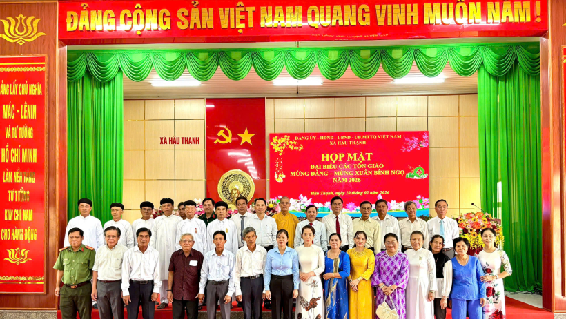 X&atilde; Hậu Thạnh: Họp mặt đại biểu c&aacute;c t&ocirc;n gi&aacute;o mừng Đảng &ndash; mừng Xu&acirc;n B&iacute;nh Ngọ 
