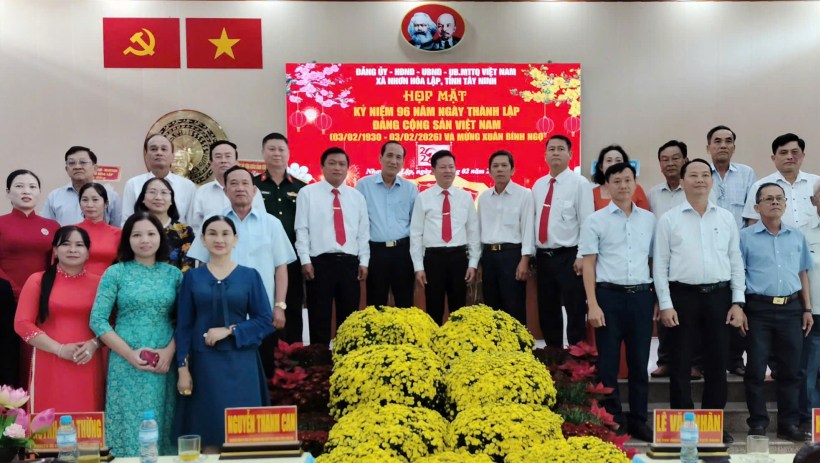 X&atilde; Nhơn H&ograve;a Lập: Họp mặt mừng Đảng, mừng Xu&acirc;n B&iacute;nh Ngọ 2026