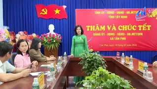 Trưởng Ban Tuy&ecirc;n gi&aacute;o v&agrave; D&acirc;n vận Tỉnh ủy thăm, ch&uacute;c Tết x&atilde; T&acirc;n Ph&uacute;