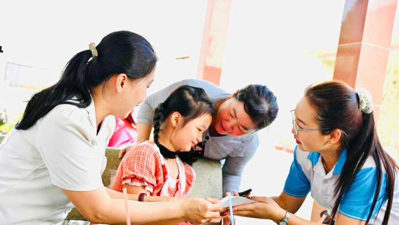 Ấm l&ograve;ng từ m&ocirc; h&igrave;nh 'Bảo trợ phụ nữ v&agrave; trẻ em khuyết tật'