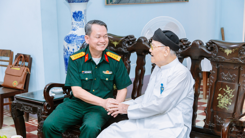 Bộ Chỉ huy Qu&acirc;n sự tỉnh T&acirc;y Ninh thăm, ch&uacute;c tết Hội th&aacute;nh Cao Đ&agrave;i T&acirc;y Ninh