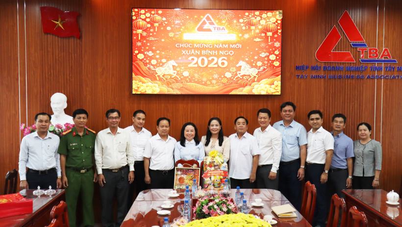 Lãnh đạo UBMTTQ Việt Nam tỉnh Tây Ninh thăm, chúc tết Hiệp hội Doanh nghiệp tỉnh 
