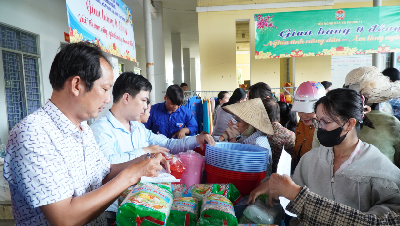 X&atilde; Phước L&yacute;: Ấm &aacute;p chương tr&igrave;nh 'Chợ Tết 0 đồng' 