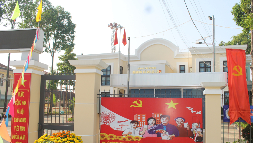 Đưa th&ocirc;ng tin bầu cử đến từng người d&acirc;n